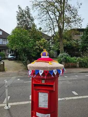 Beckenham Crocheted Postbox