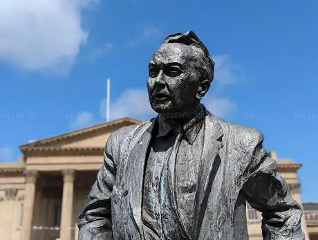 Public Art: Harold Wilson