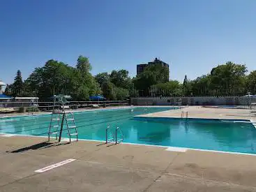 Parc de la Confédération swimming pool