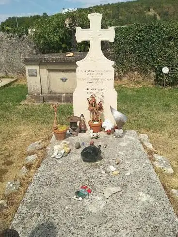 Françoise Sagan .Au cimetière de Seuzac