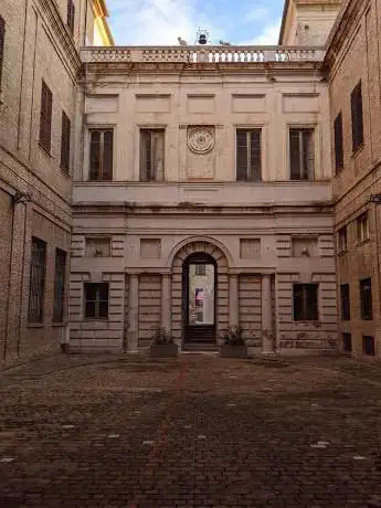 Palazzo Gradari