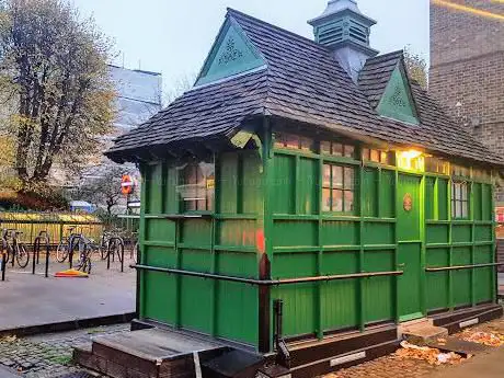 Warwick Avenue Cabmen's Shelter