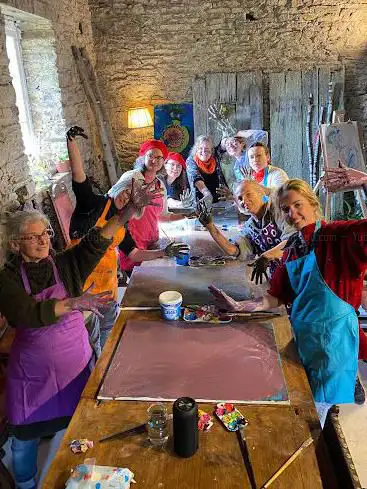 WOMENâ€™S CREATIVITY WELLNESS RETREATS â¤ï¸ART THERAPY - LOVE LIFE WITH ART