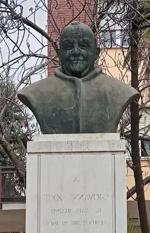 Monumento a Papa Giovanni XXIII