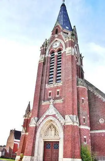 Église catholique Saint-Amand Ã  Noyelles-sous-Lens et son Cimetière