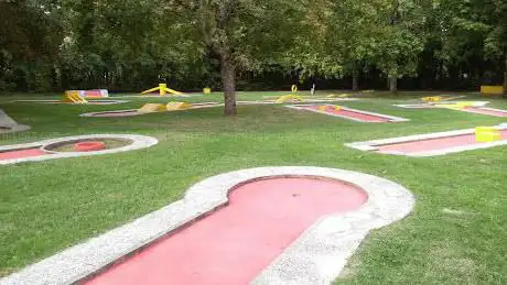 Mini-golf