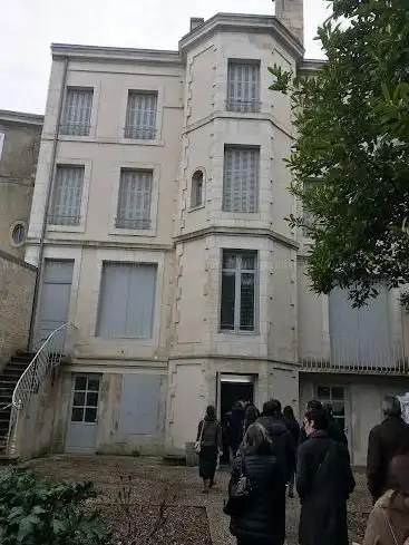 Centre d'Art Contemporain Photographique - Villa Pérochon (CACP)