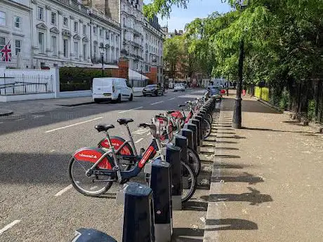 Santander Cycles: Lincoln's Inn Fields  Holborn