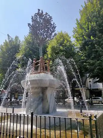 Fontana dellâ€™albero della pace di Enzo Sciavolino