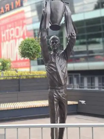 Arsene Wenger Statue