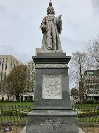 Isaac Watts Monument