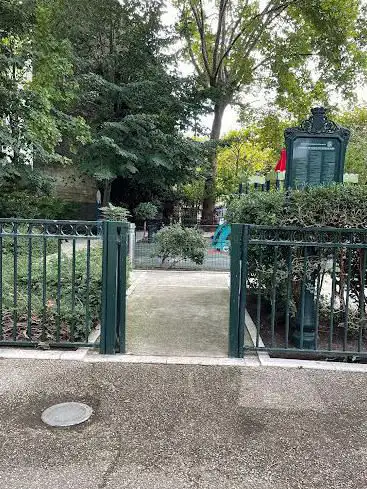 Square de lâ€™ancienne bibliothèque