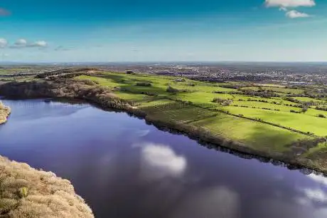 Anglezarke Viewpoint/moonsighting