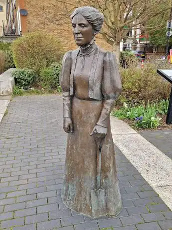 Ada Salter Statue