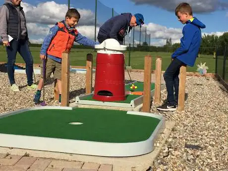 Fakenham Fairways - Pitch and Putt  Golf Driving Range and Crazy Golf