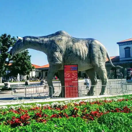 DINOSAURO DELLA STAZIONE