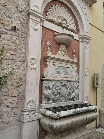 Fontana Antonini