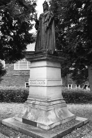 Statue of Queen Victoria