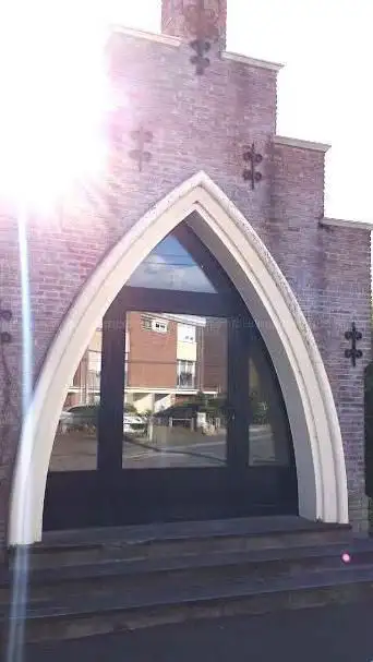 Chapelle catholique Sainte-Thérèse-de-Lisieux et Notre-Dame-du-Sourire (CHAPELLES&CO)