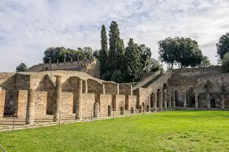 Quadriporticus of the theatres