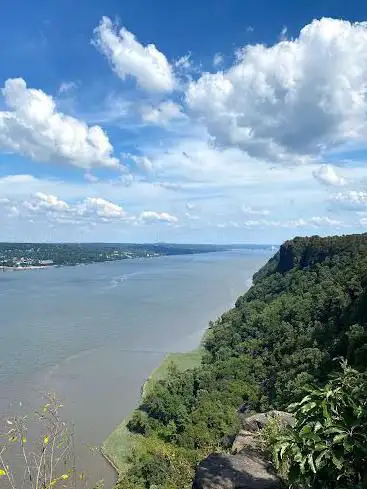 Palisades Hiking Spot