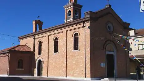 Chiesa loc. Le Fratte