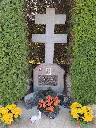 Stèle commémorative Georges STANISLAS, Jeune FFI de 20 ans, blessé le matin du 31 août 1944, achevé par les allemands d'un coup de révolver en plein front