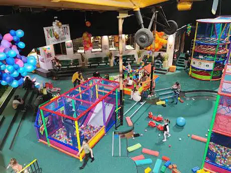 STAR KIDS INDOOR SPIELPLATZ