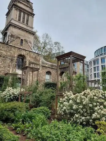 Christchurch Greyfriars Churchyard