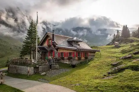 Bannalp Chrüzhütte