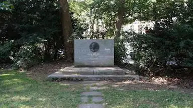 Monument Édouard Lalo