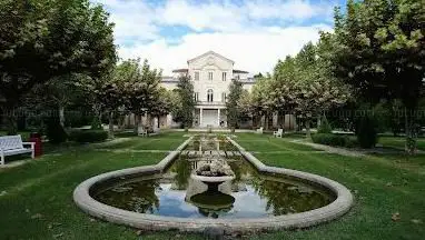 Nestlé Waters Sud-Château et parc Perrier