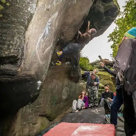 Woodhouse Scar (Cave Buttress)