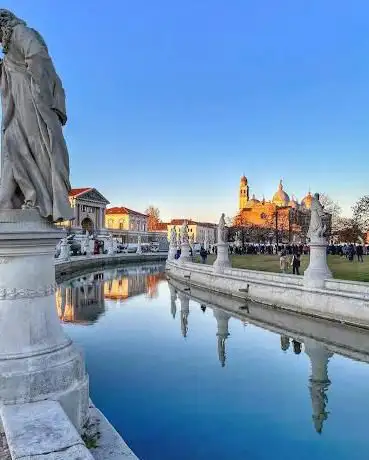 Statua di Ludovico Ariosto