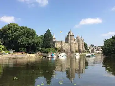 Quai fluvial de Josselin