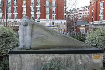 square de l'Amérique-Latine