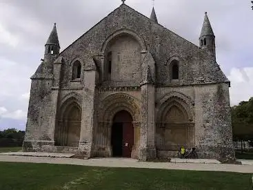 Eglise Saint Pierre d'Aulnay