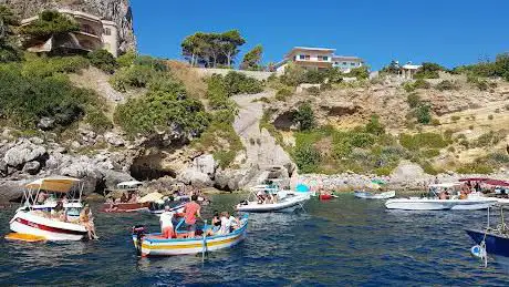 Escursioni Team Shark Lanzafame | Escursioni in barca - Noleggio barche - Cena in barca - Addio Nubilato