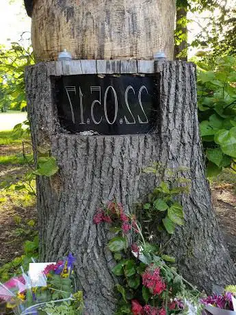 Manchester Bee Memorial Carving