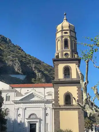 Basilica Pontificia della Madonna del Lauro