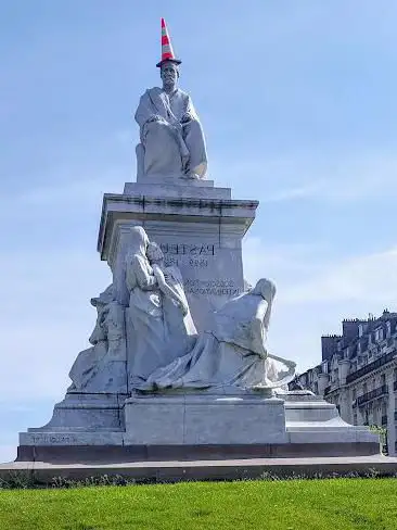 Statue de Pasteur