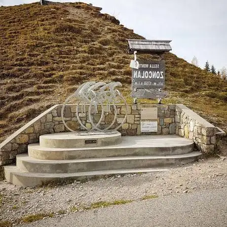 Monument to the cyclist climber