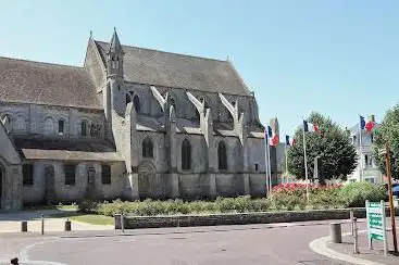 Eglise de la Nativité de Notre-Dame et pas Église Notre-Dame-de-la-Nativité de Bernières-sur-Mer