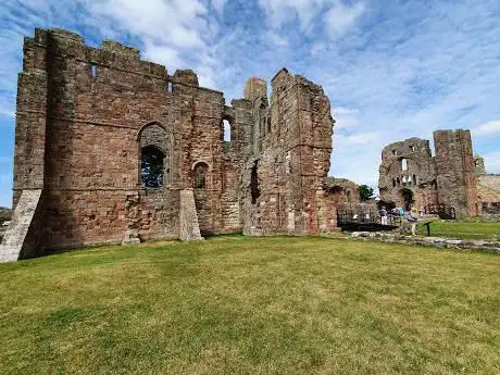 Holy Island of Lindisfarne Online