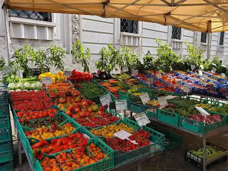 Mercato agricolo il Buono in Tavola di via Ansperto