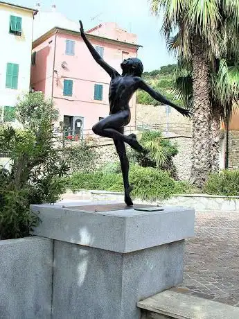 Monumento a Jennifer - Rio Marina (li)