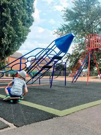 Broomfield Park Playground