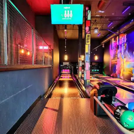 Light - PLAY Bowling