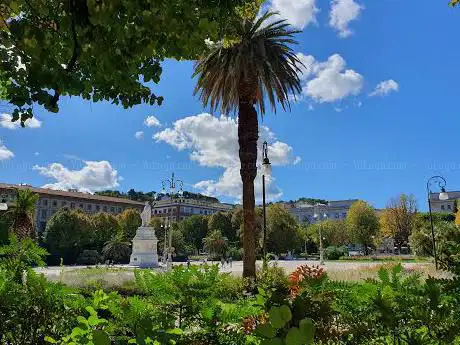 Piazza Cavour