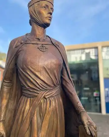 Licoricia of Winchester Statue